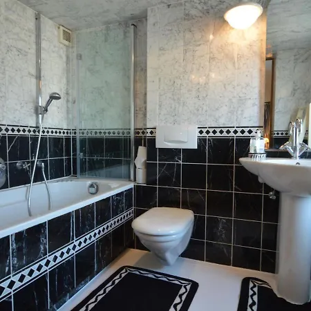 Villa Lavish In With Sauna