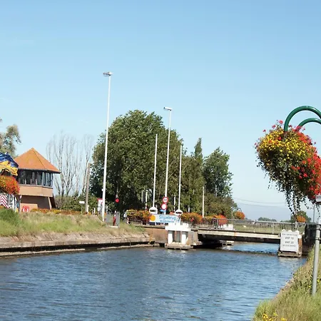 Vila In Near The